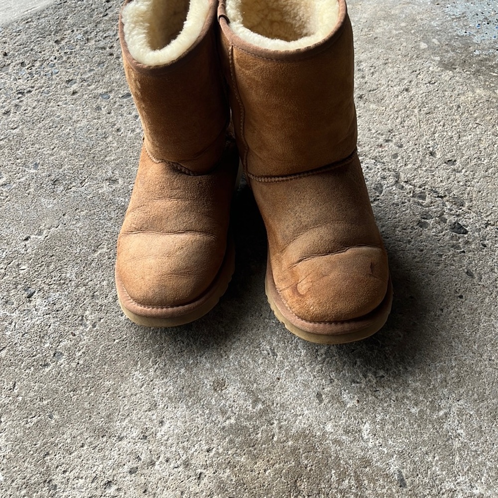 Womens size 10 Uggs
